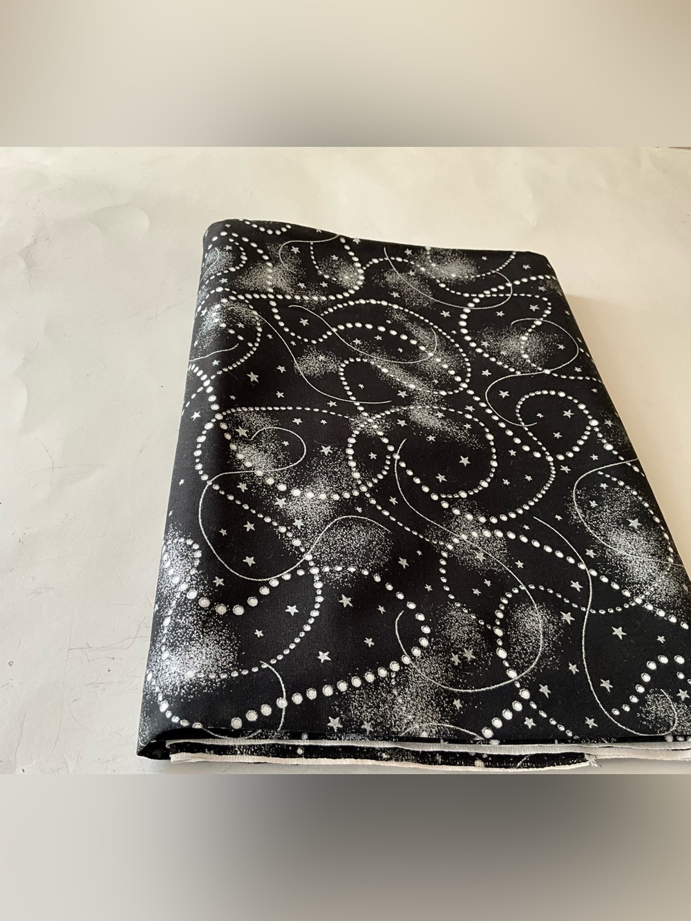 Quilting Sewing Fabric Robert Kaufman #15150 Holiday Flourish  Black Silver